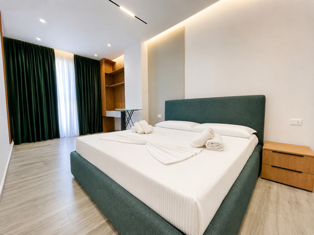Shitet Apartament 1+1 i Mobiluar me Pamje Deti në Qerret, Kavajë