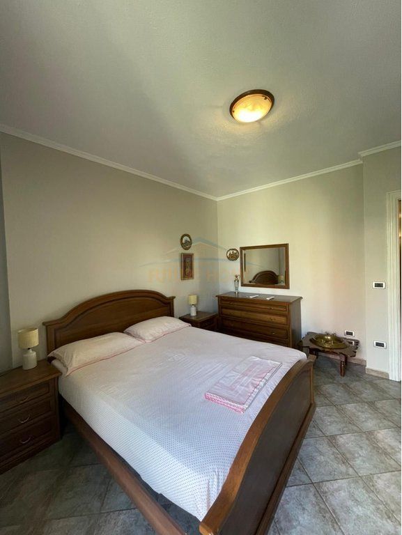 Qera, Apartament 2+1, Myslym Shyri, Tiranë