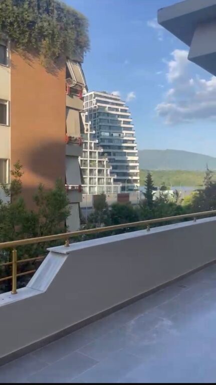 1+1 me verande,kopshti botanik,700 mije leke