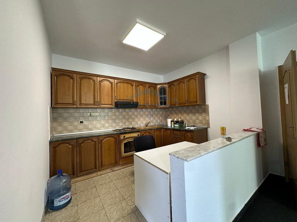 Affitto, Spazio Ufficio in Via Brigada Vlll, Bllok.