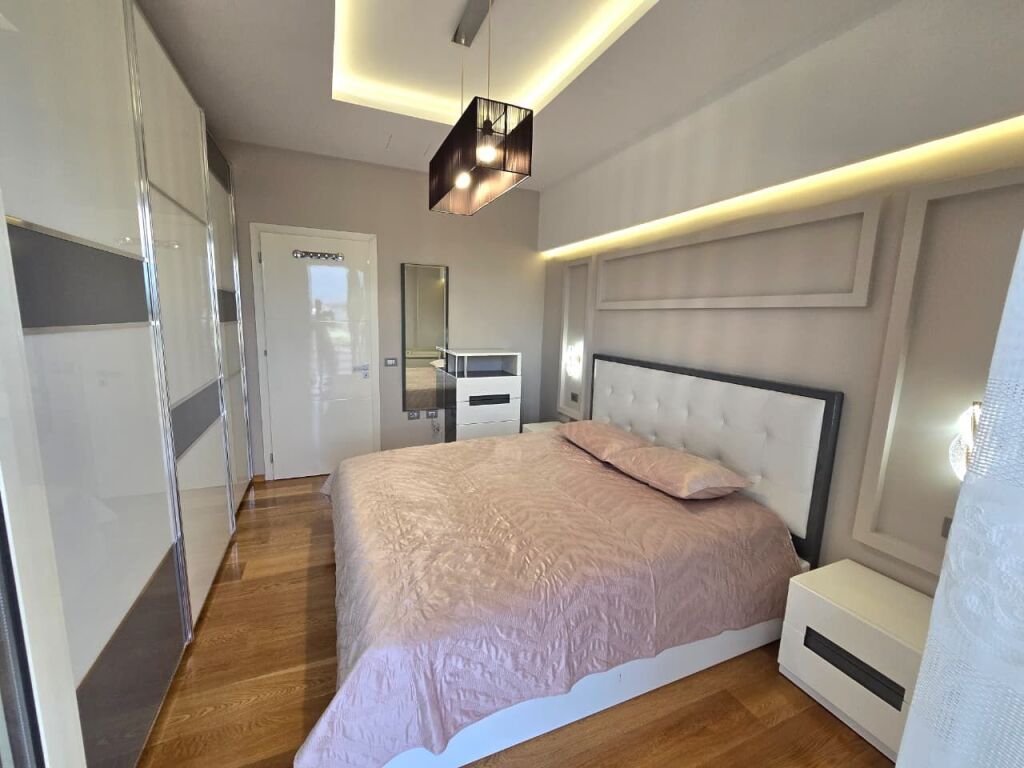 Apartamente 2+1 Ne Shitje, Me Pamje Mbi Liqenin e Thate