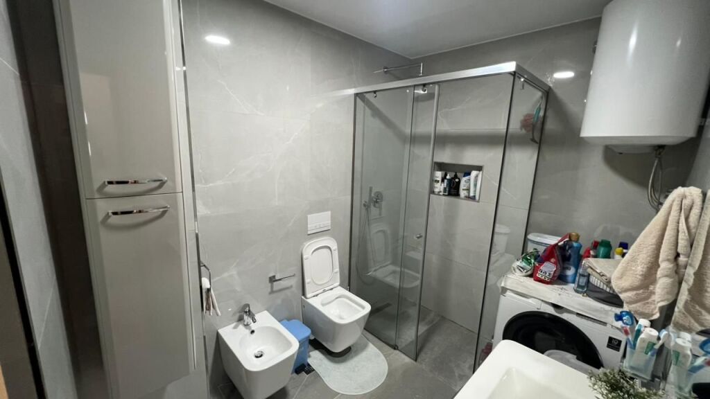 Apartament 3+1+2 per shitje, Rruga e Kavajes!
