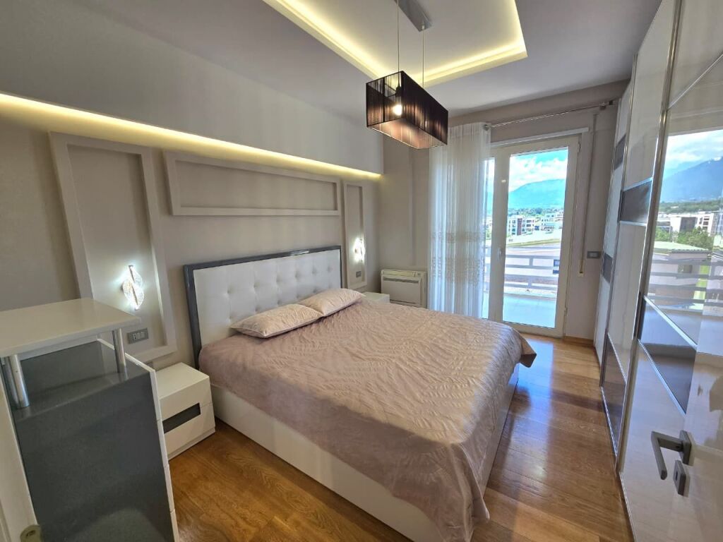 Apartamente 2+1 Ne Shitje, Me Pamje Mbi Liqenin e Thate