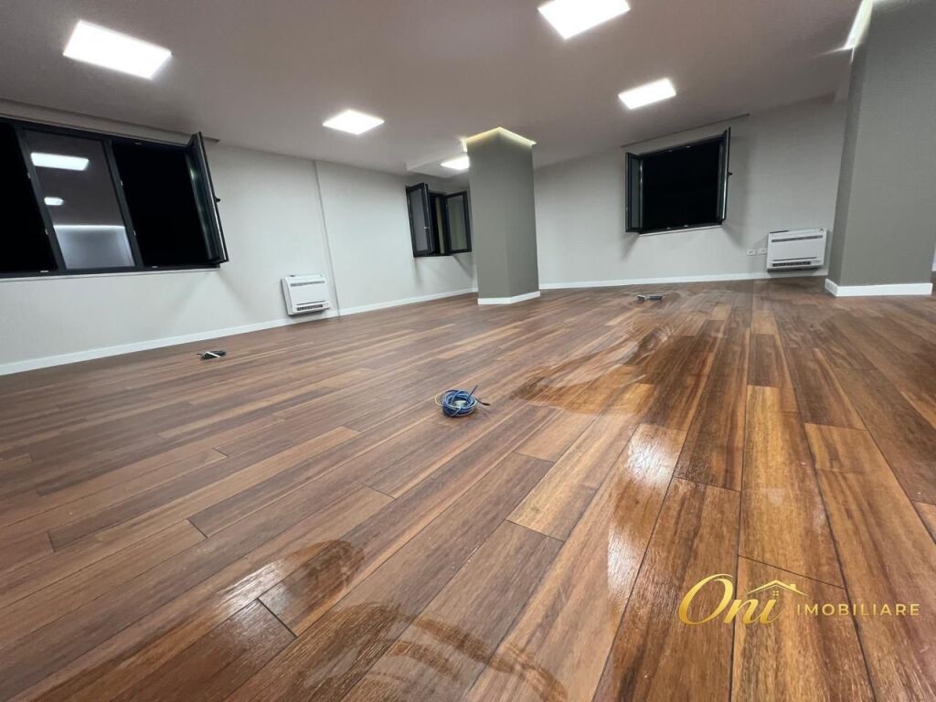 OFFICE FOR RENT 140M2 FORMER EXHIBITION