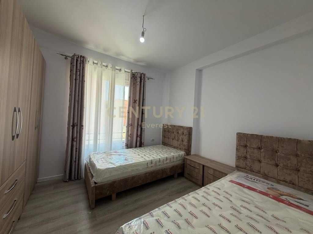 🏡 Jepet me qera apartament 2+1 pranë Xhamisë së Selitës!
