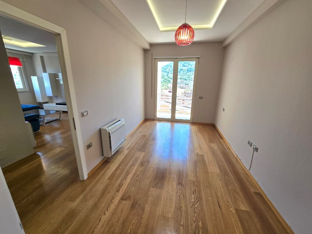 Apartamente 2+1 Ne Shitje, Me Pamje Mbi Liqenin e Thate
