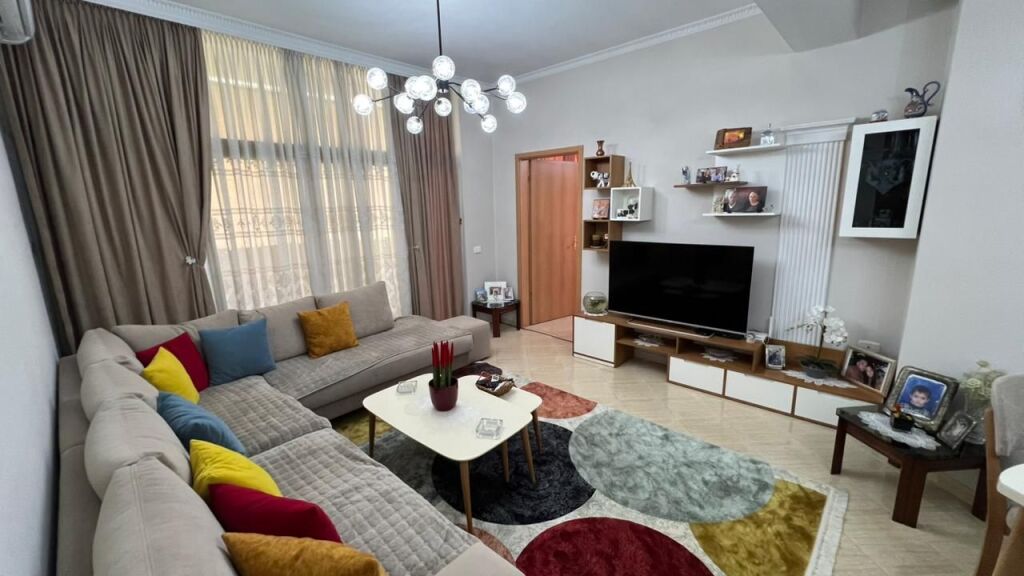 Apartament 3+1+2 per shitje, Rruga e Kavajes!
