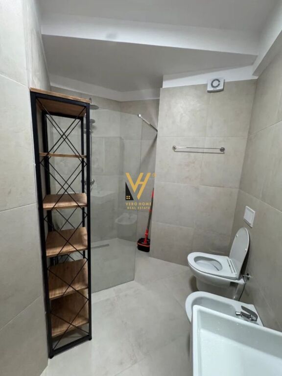 JEPET APARTAMENT 1+1+BLK ME QIRA TE LIQENI I THATE 70.000 LEKE