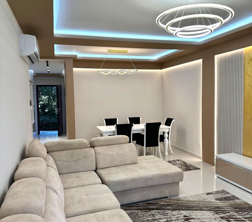 In Affitto: Duplex 3+1+3wc &amp; 1 Posto Auto 📍Residence Kodra e Diellit 1 - Arredamento Moderno | 1.500 Euro/Mese