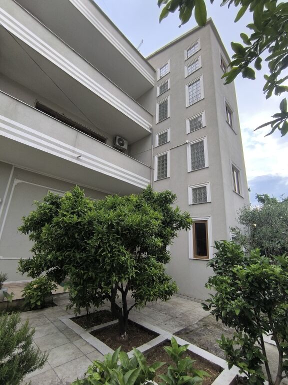 3-Storey Villa + Warehouse for Sale in Selitë