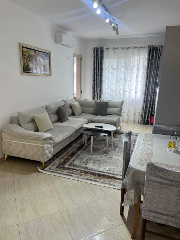 Apartament 2+1 per qera ne Astir !