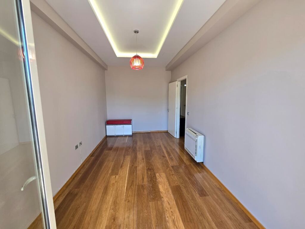 Apartamente 2+1 Ne Shitje, Me Pamje Mbi Liqenin e Thate