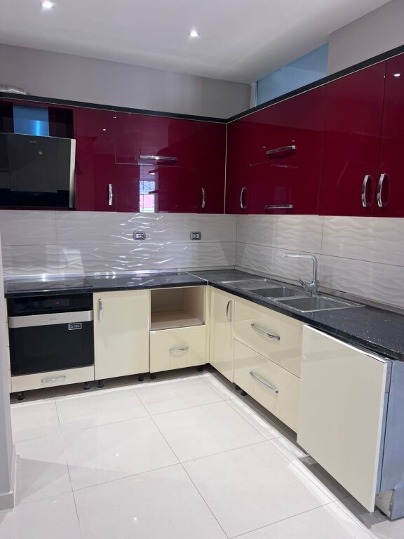 Apartament me qira – Rruga 5 Maji  Concord Center) !