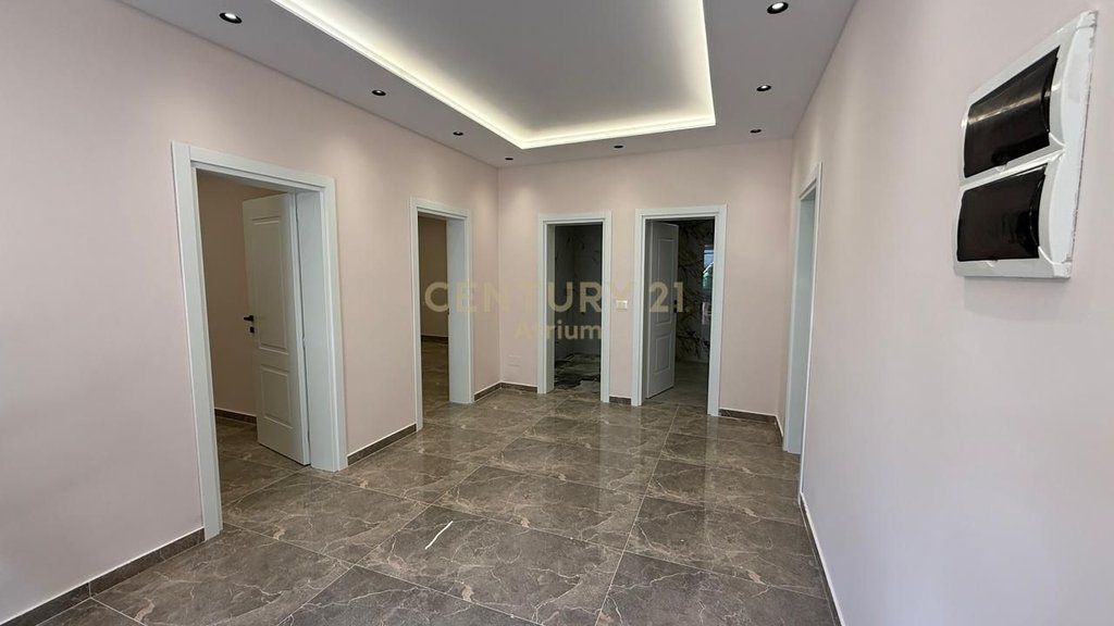 🏡 Premium 3-storey villa for rent at Vilat Amerikane!