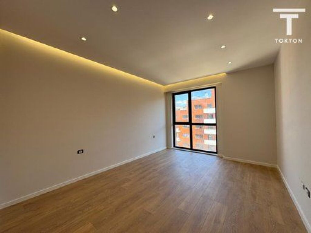 SHITET, APARTAMENT 2+1+2+VERANDË, KOMPLEKSI URBAN GATE, ASTIR, TIRANË