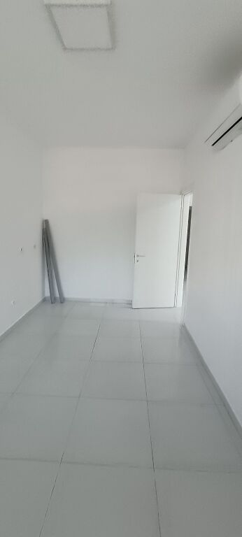 Locale per ufficio in affitto a Kika 2