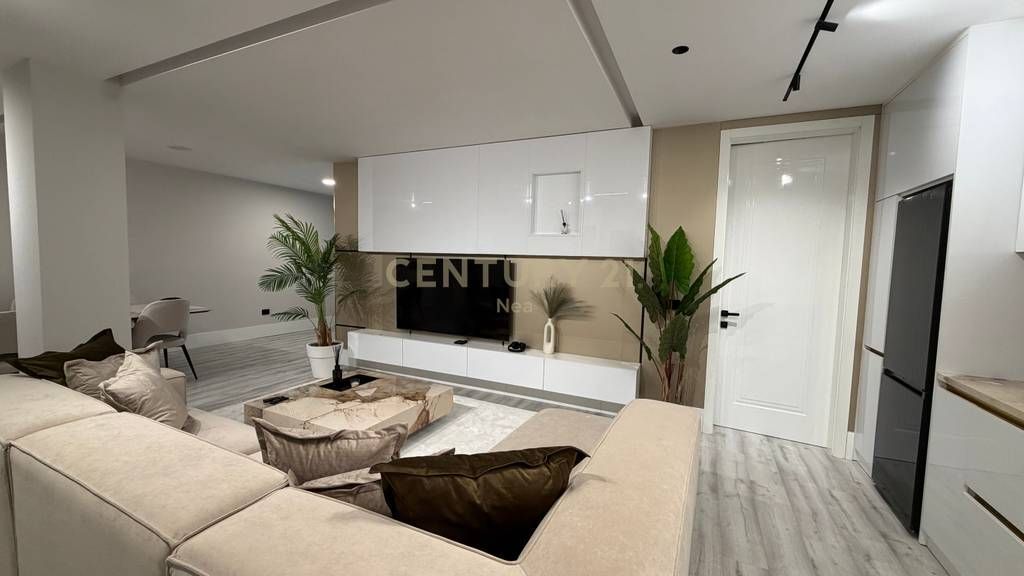 SUPER APARTAMENT 2+1 ME QIRA NË BLLOK