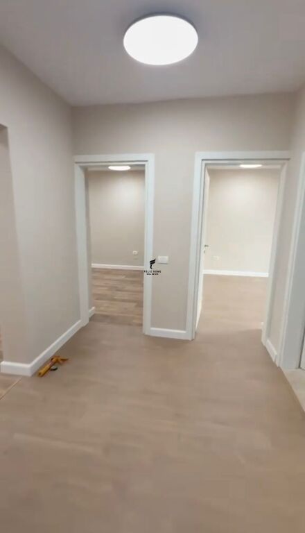 UFFICIO IN AFFITTO 110 M2 BLLOK 110.000 LEKE FH-76184