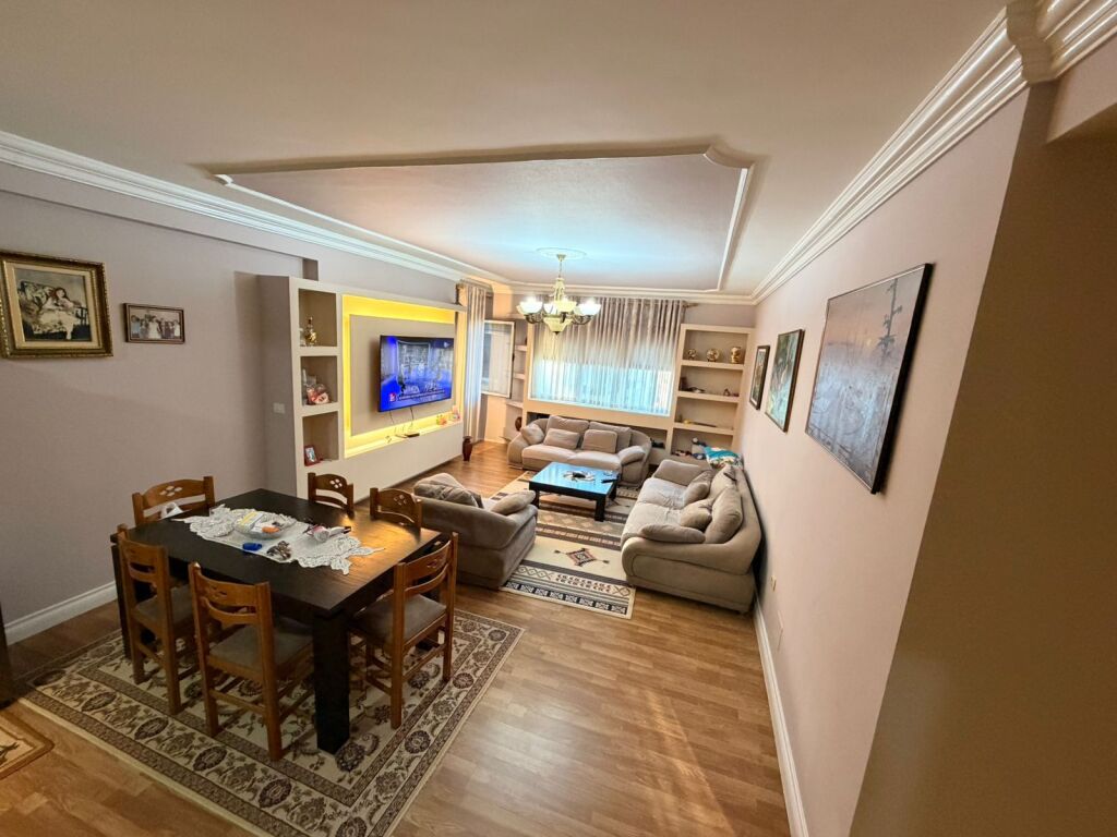 Apartment 3+1 for Sale in Astir Foto Xhavella Street