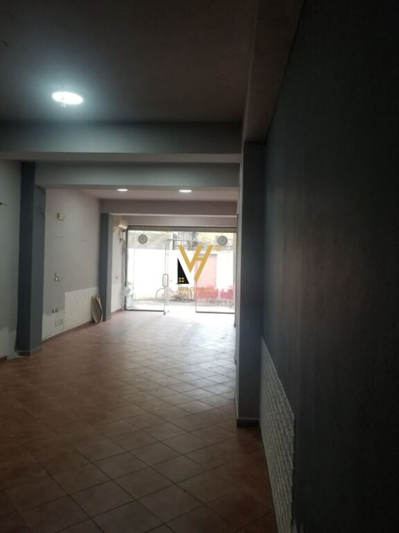 LOCALE COMMERCIALE DI 65 M2 IN AFFITTO IN VIA ELBASAN 60.000 LEKE