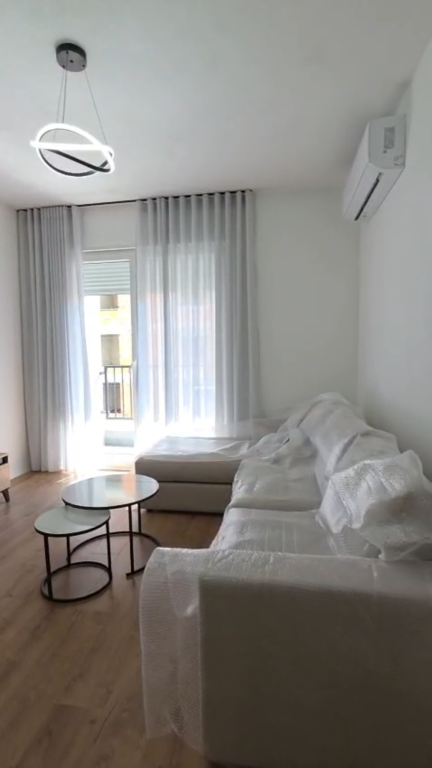 Apartament 2+1 per qera Univers City !