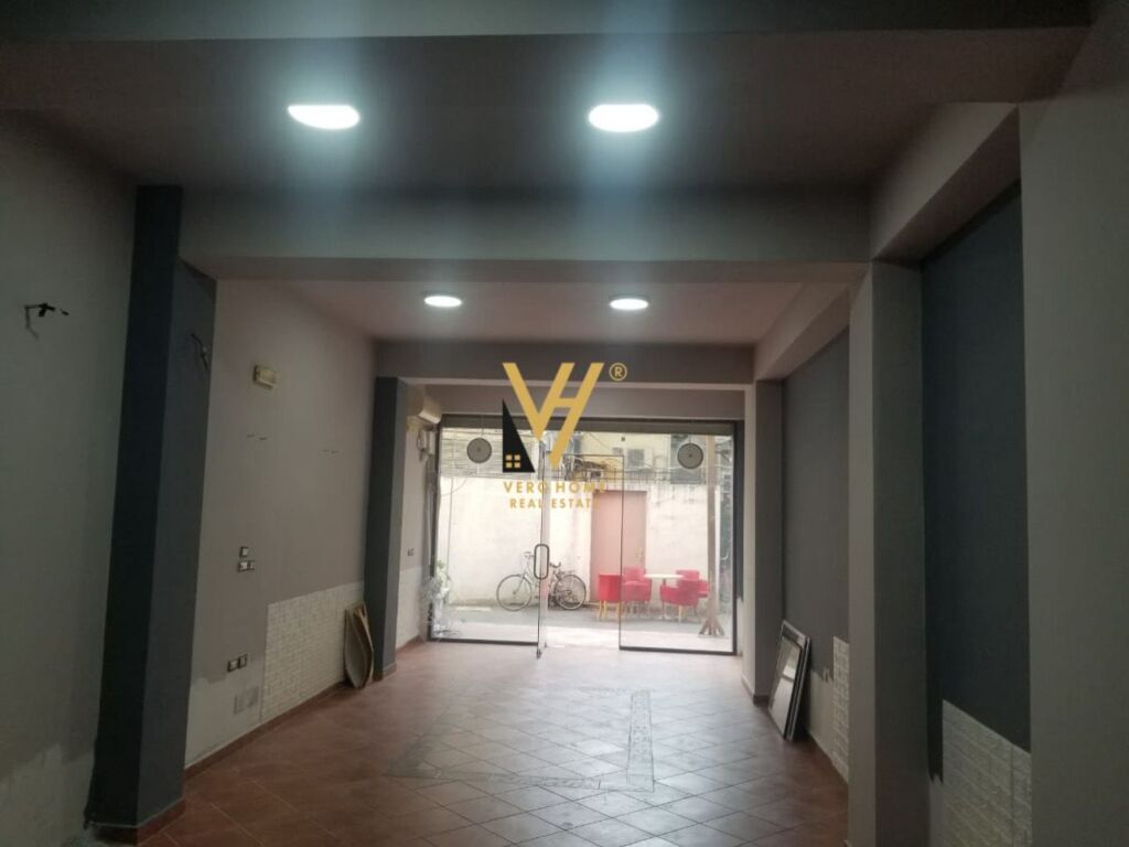 LOCALE COMMERCIALE DI 65 M2 IN AFFITTO IN VIA ELBASAN 60.000 LEKE