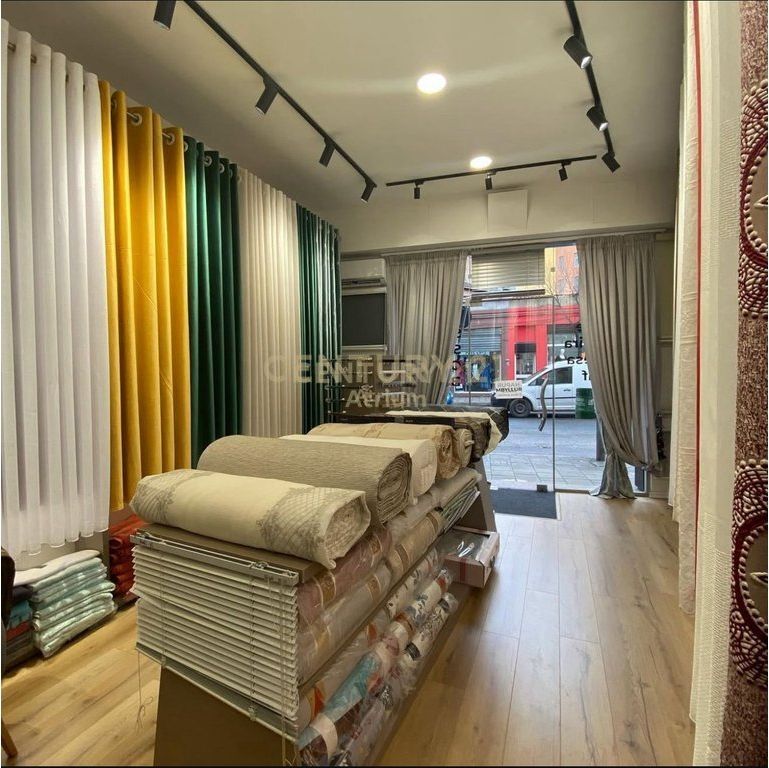 NEGOZIO IN VENDITA SULLA STRADA PRESSO SELVIA!!! 270.000 €