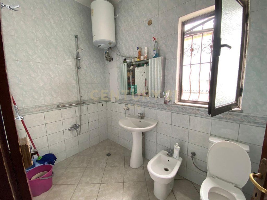3-Storey Villa for sale in the Oxhak area