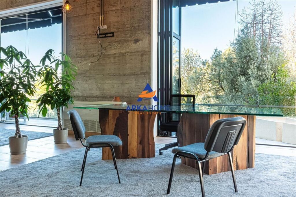 LOCALE UFFICIO CONDIVISO IN AFFITTO 220 M2 "SOPRA IL GIARDINO BOTANICO" 600 EURO