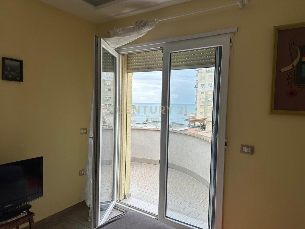AFFITTIAMO APPARTAMENTO 3+1+2 CON VISTA MARE A VOLLGA DURRES !