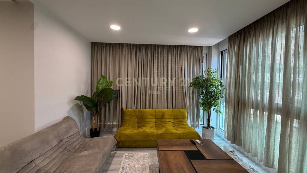 SUPER APARTAMENT 2+1 ME QIRA NË BLLOK