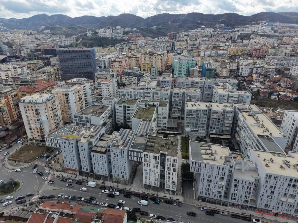 Garsoniere per shitje tek kika 2