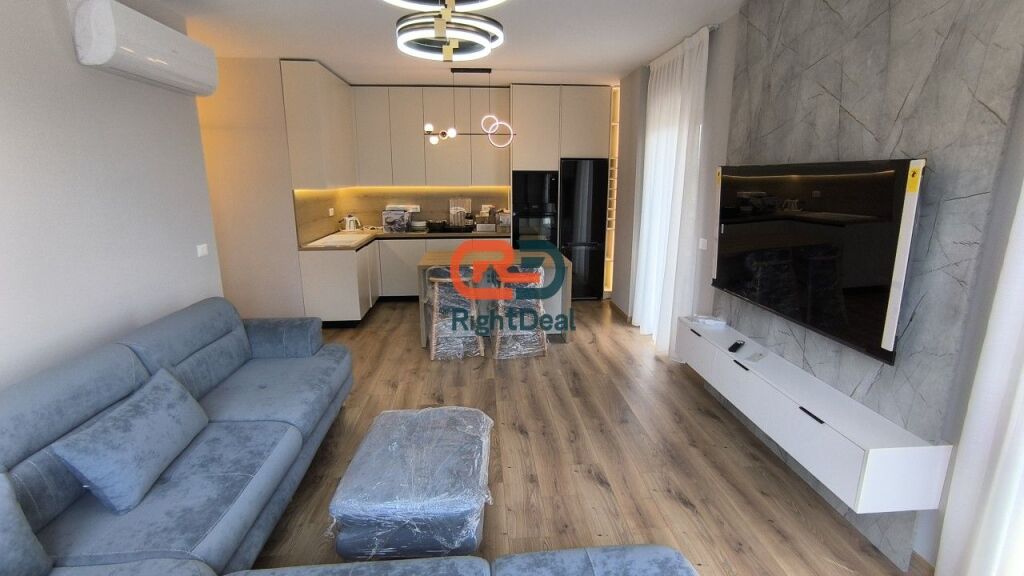 Ne Don Bosko, Jepet Me Qira Apartament 2+1+2 I Sapo Investuar !!!
