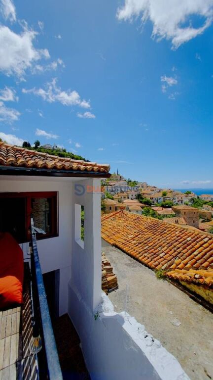 Casa caratteristica su 2 piani in vendita, all'interno del Complesso Zoe Hora