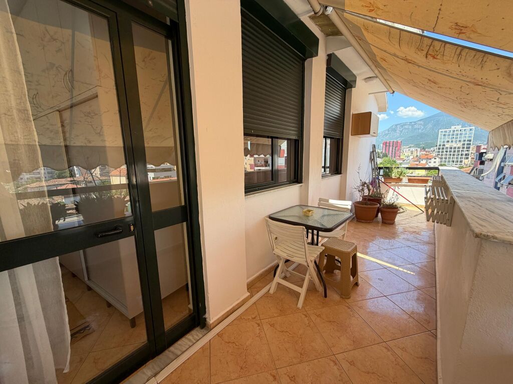Jepet me qera apartament 2+1+2 📍 Rruga e Dibrës, pranë Kompleksit “Halili”