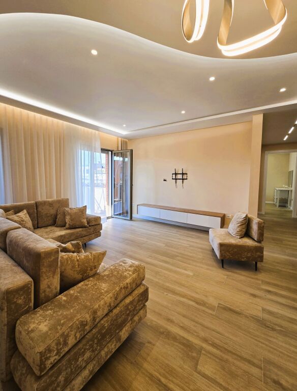 🌇Jepet Apartament 2+1 me Qira te Kompleksi Delijorgji☄️Godinat e Reja📍