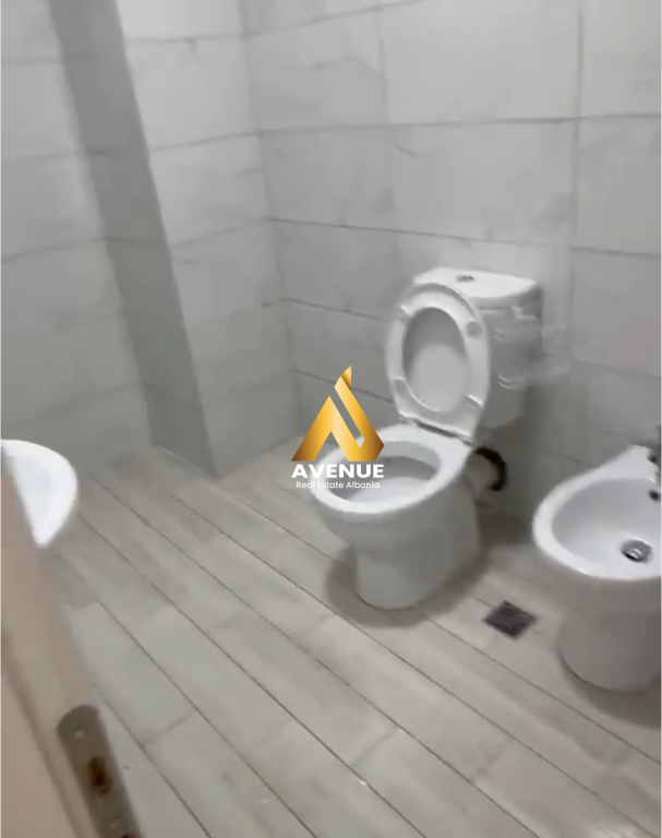 AFFITTASI APPARTAMENTO 1+1+POSTO AUTO COMPLESSO JOLLA, ASTIR, TIRANA