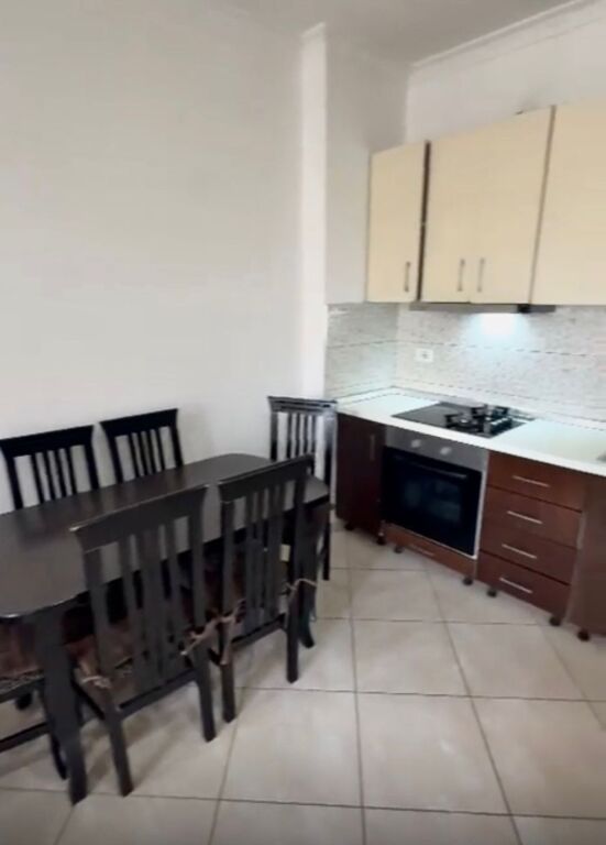 🔥 SUPER OKAZION🔥 Jepet me Qera Apartament 2+1+2 ne Astir tek Vila L