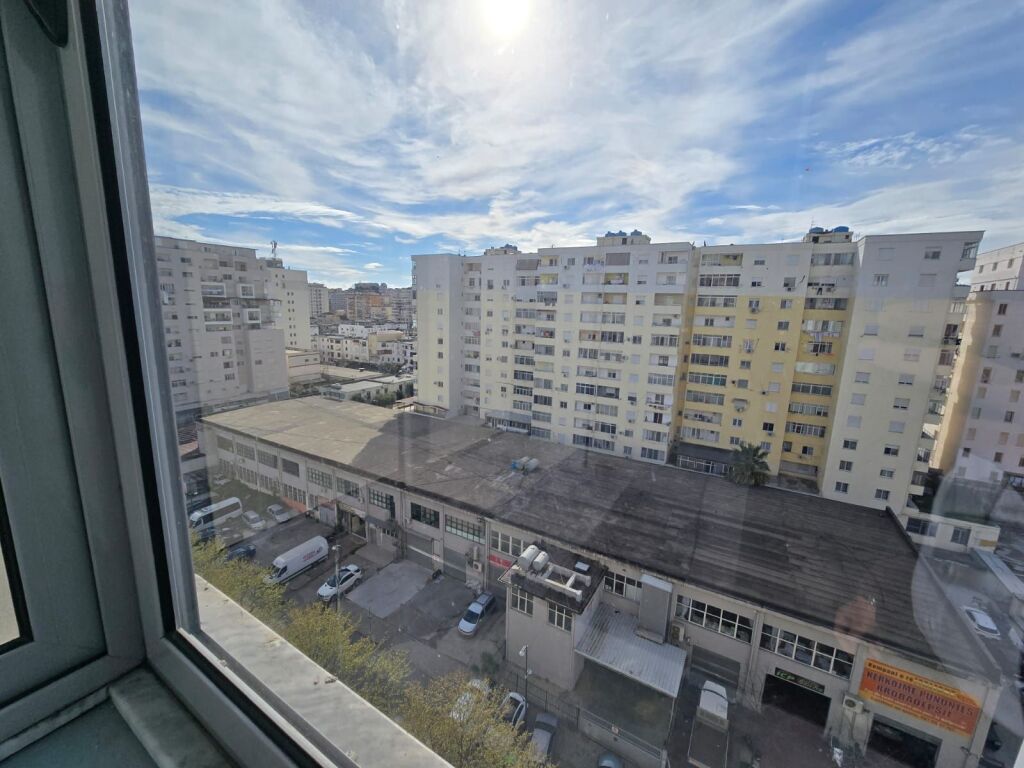 In vendita, Appartamento 2+1+2, Vicino al vecchio URT – Durrës.