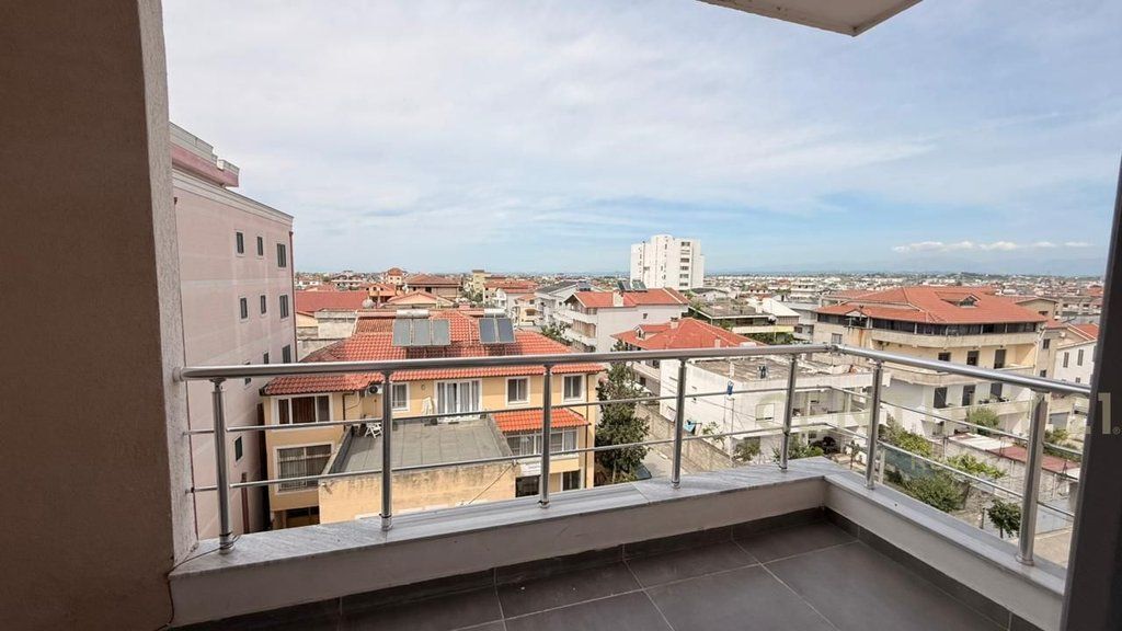 Appartamento 2+1 In Affitto a Stadium, Durrës - 400€ | 68 m²