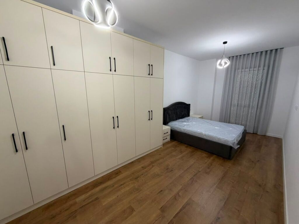 Apartament me qera 2+1+2 Tek 5 maj