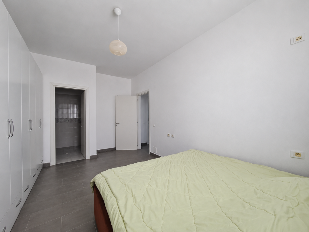 Sell Apartment 2+1+2 in Kamëz (Main Street, 110m²)