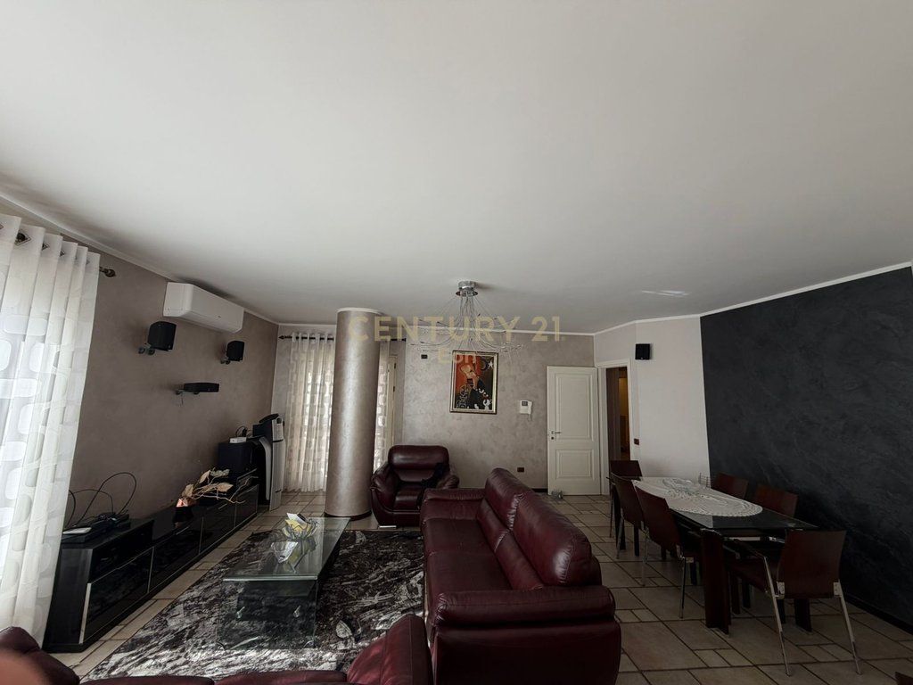 AFFITTASI APPARTAMENTO 2+1, VICINO AL COMUNE DI DURRËS !