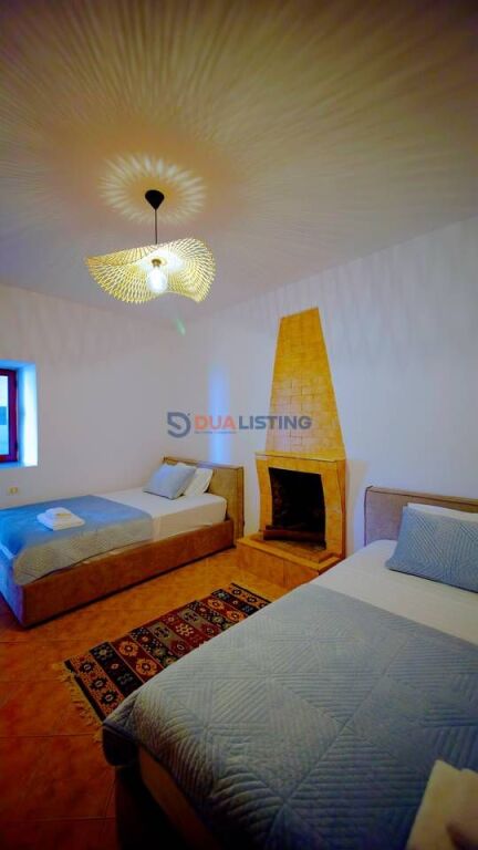 Casa caratteristica su 2 piani in vendita, all'interno del Complesso Zoe Hora!