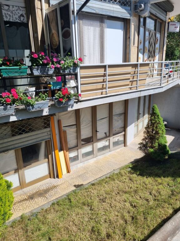 SHITET DYQAN 35 M² -Varret e Francezeve Korce