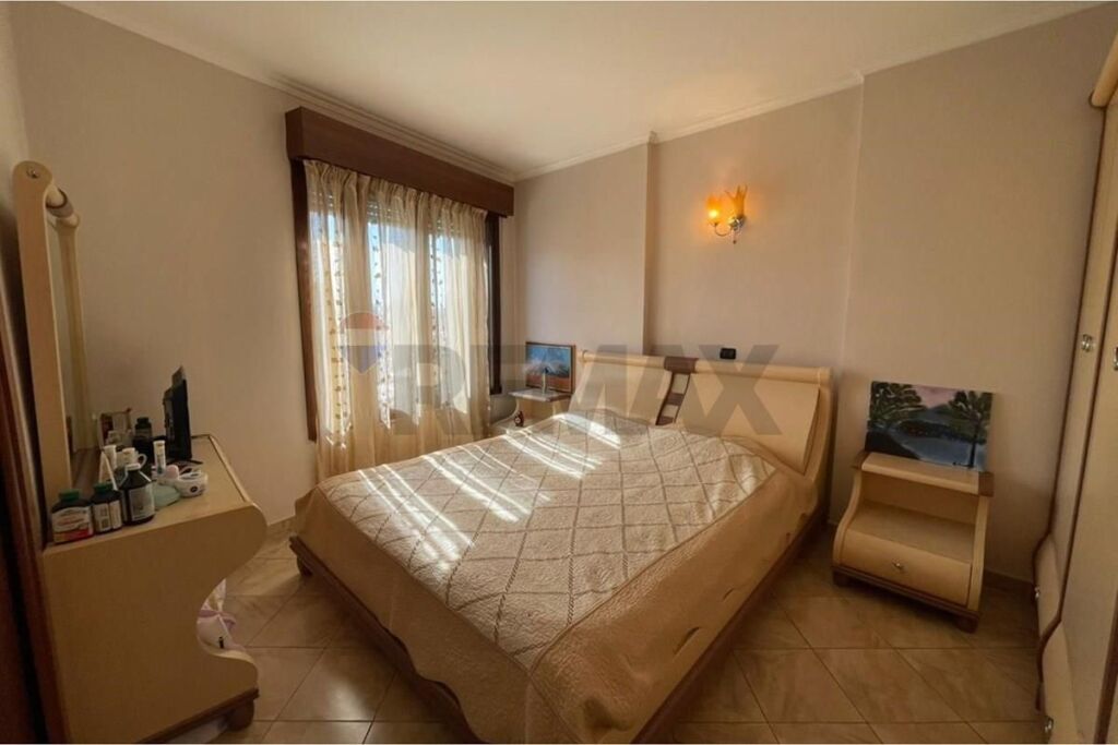 Apartament 2+1+2 Rruga Elbasanit