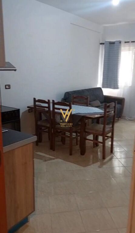 JEPET APARTAMENT 1+1 ME QERA NE VASIL SHANTO 45.000 LEKE