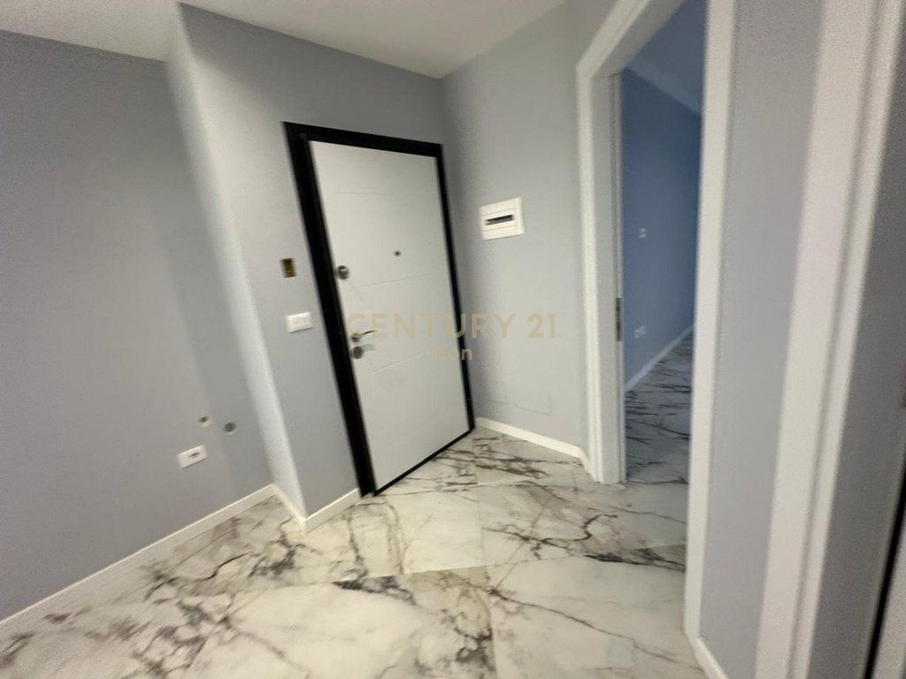 VENDESI APPARTAMENTO 2+1+2 CON VISTA MARE PRESSO "WHITE HILL RESIDENCE" A CURRILA !