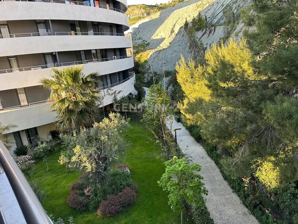 VENDESI APPARTAMENTO 2+1+2 CON VISTA MARE PRESSO "WHITE HILL RESIDENCE" A CURRILA !