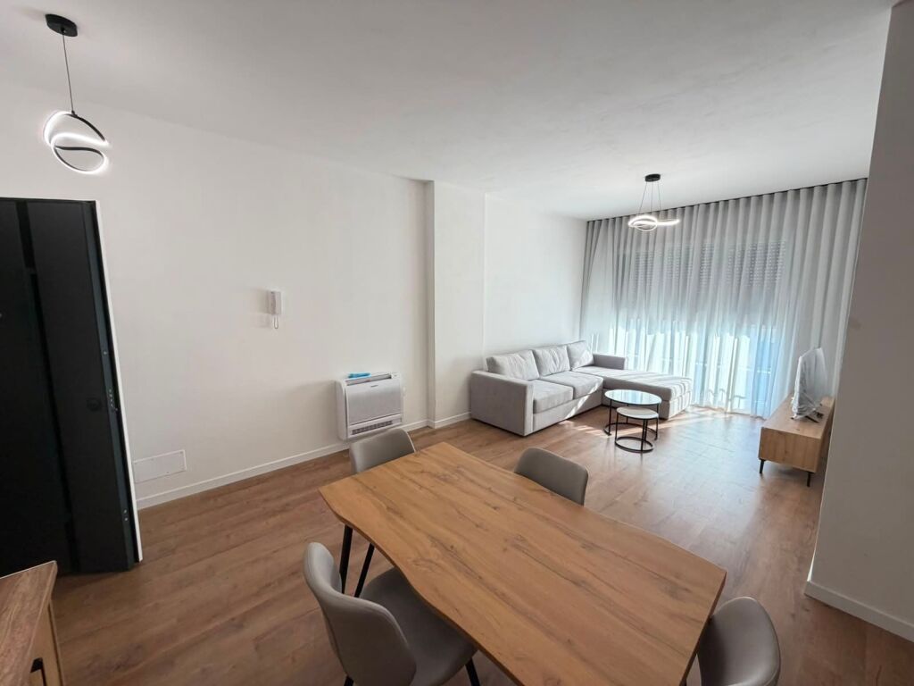 Apartament me qera 2+1+2 Tek 5 maj